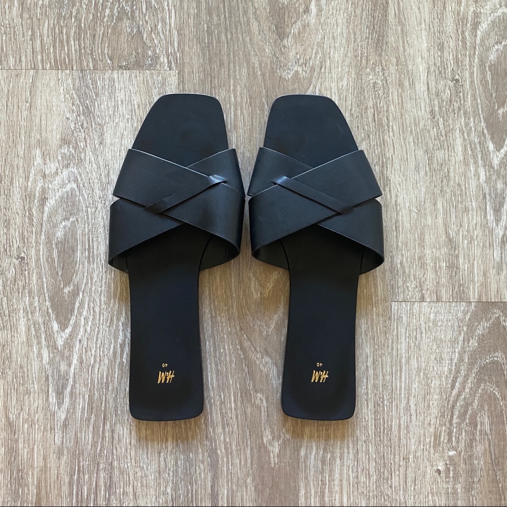 H&M Slides